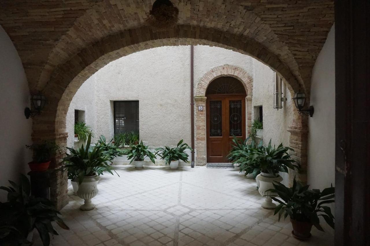 Palazzo De Fabritiis Bed & Breakfast Rosciano  Dış mekan fotoğraf