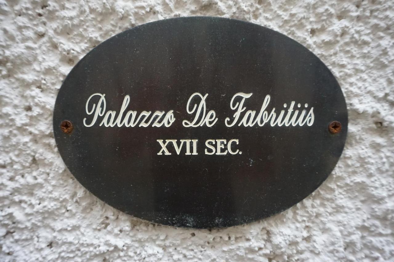 Palazzo De Fabritiis Bed & Breakfast Rosciano  Dış mekan fotoğraf