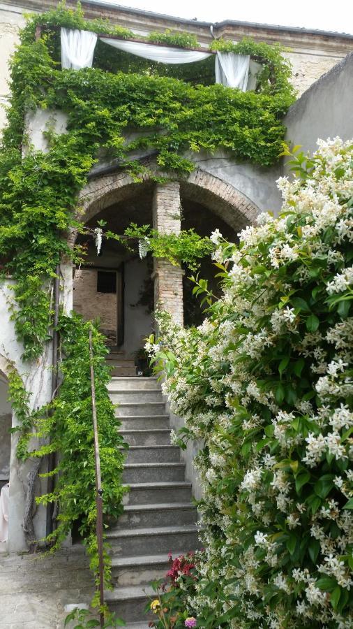 Palazzo De Fabritiis Bed & Breakfast Rosciano  Dış mekan fotoğraf