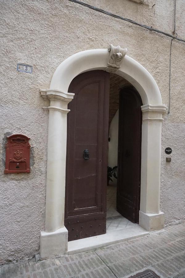 Palazzo De Fabritiis Bed & Breakfast Rosciano  Dış mekan fotoğraf