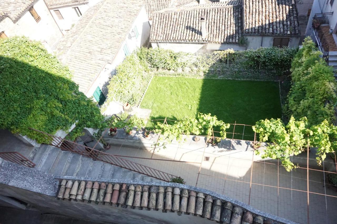 Palazzo De Fabritiis Bed & Breakfast Rosciano  Dış mekan fotoğraf