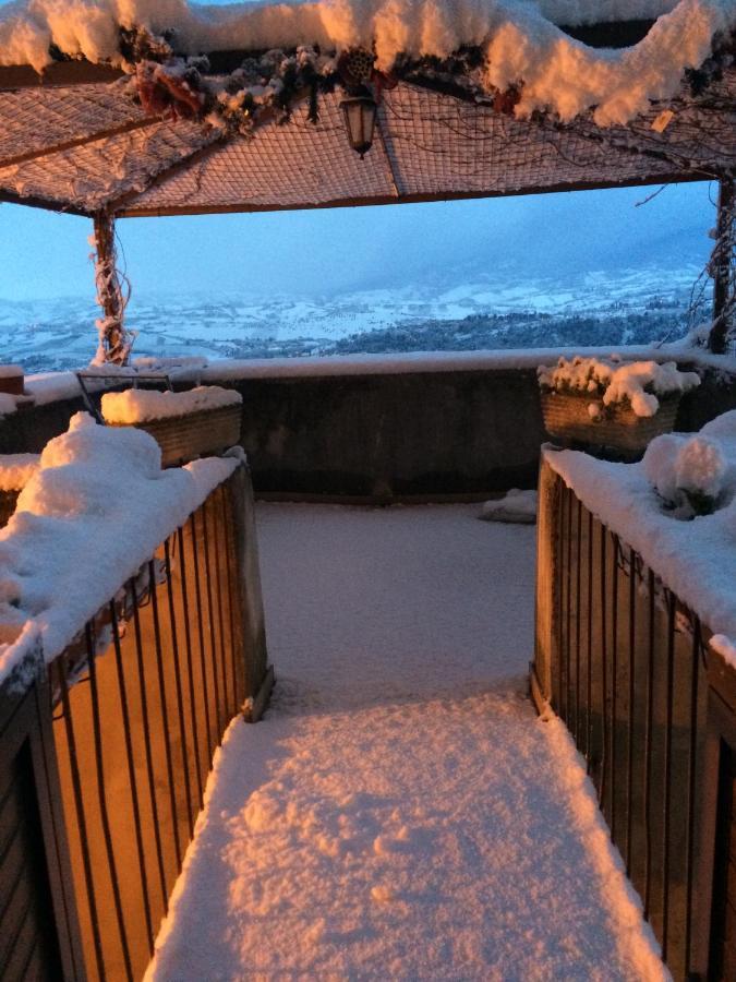 Palazzo De Fabritiis Bed & Breakfast Rosciano  Dış mekan fotoğraf